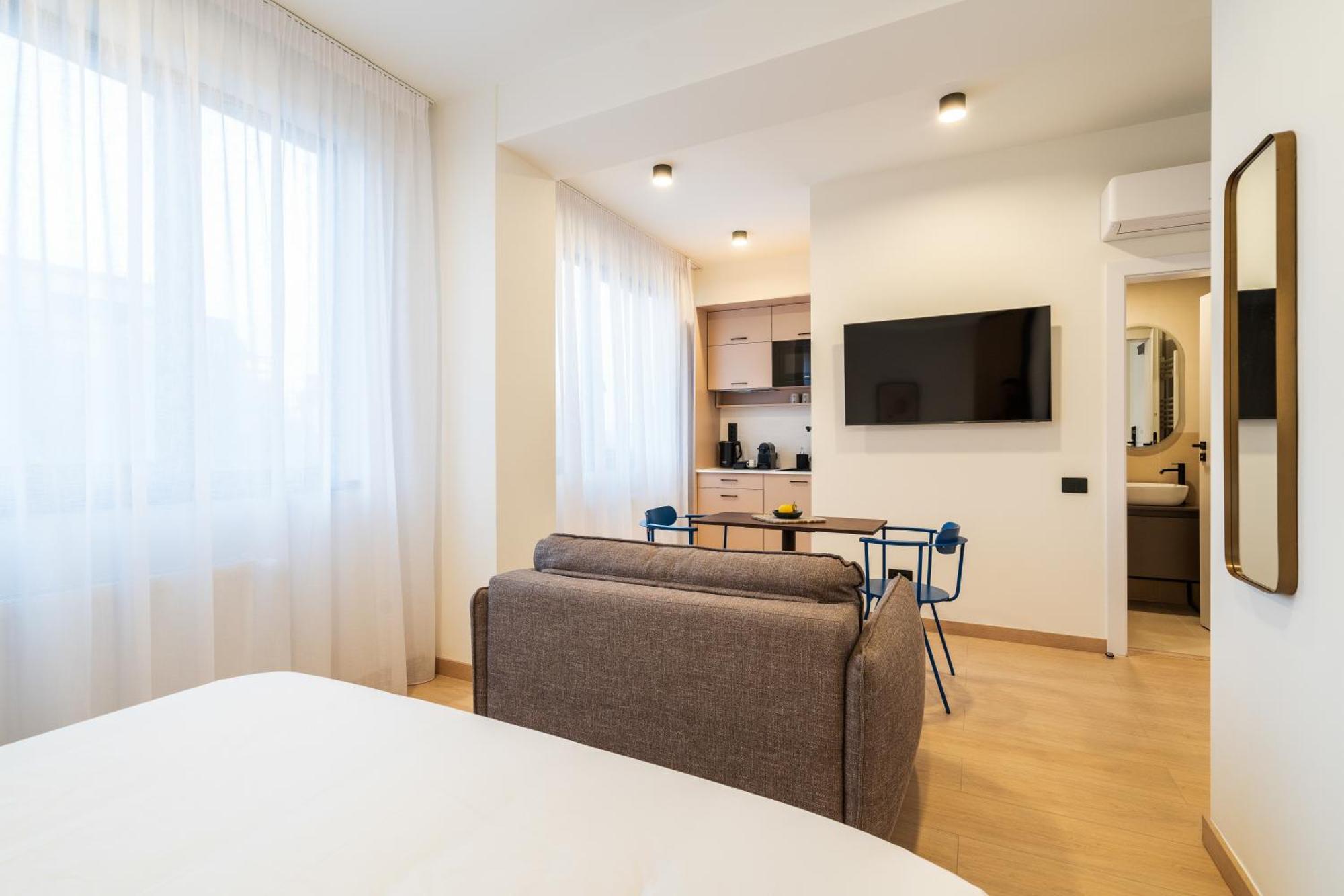 Old Town Apartments By Olala Homes Букурещ Екстериор снимка